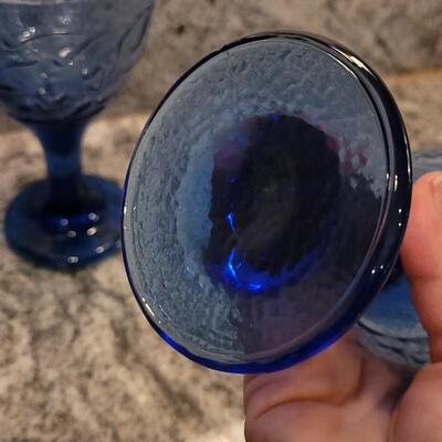 Lot 54: Beautiful Blue Glassware Set