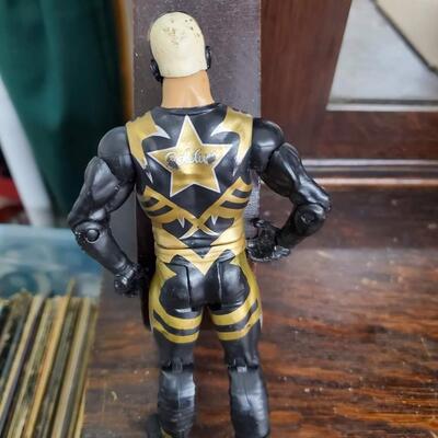 Golddust figure