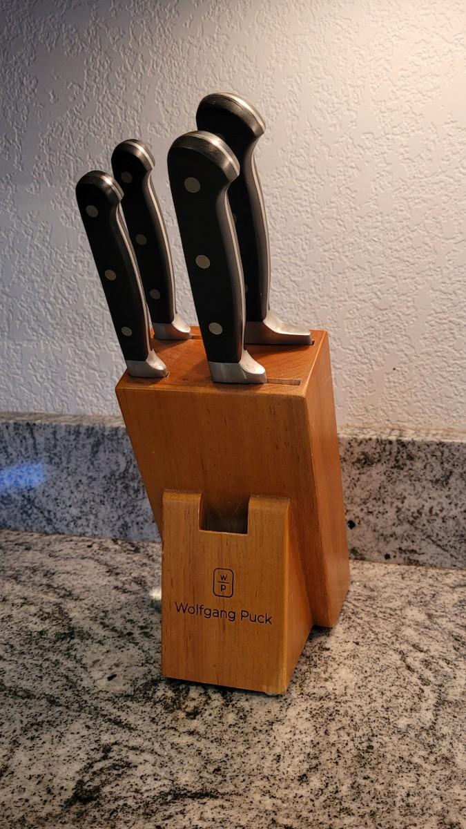 Lot 71 WOLFGANG PUCK Knife Block & Knife Set