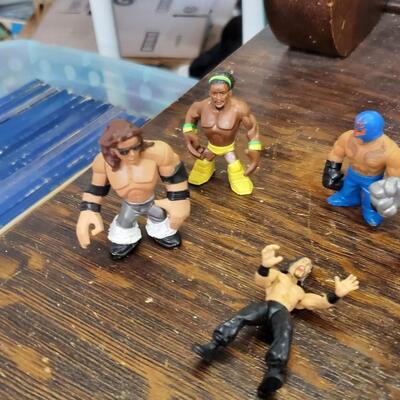 Wrestling mini figure lot