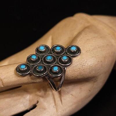 Lot 96: Vintage Native American Sterling & Turquoise Ring