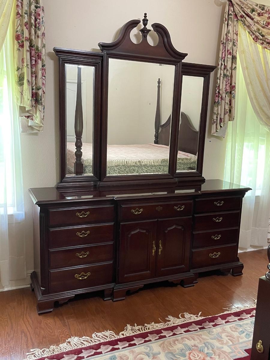 THOMASVILLE King Four Poster Bed Suite *Read Details