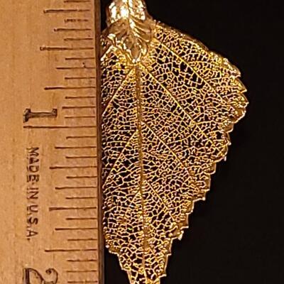 Lot 123: Vintage Gold Dipped Leaf Pendant