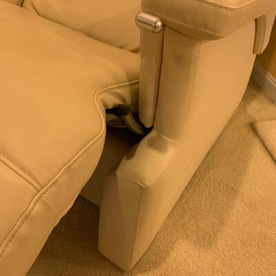 Human Touch Zero Gravity Reclining Massage Chair