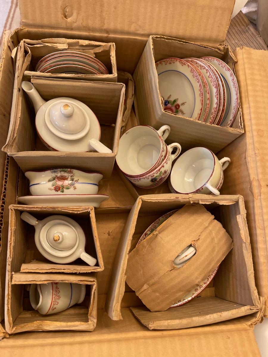 SEARS Roebuck Little Hostess Dainty Pastel 28 Piece Dinner Set