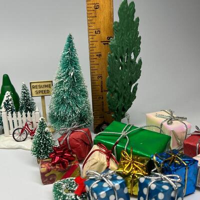 Miniature Snowy Pine Trees Christmas Holiday Buildings & Paper Christmas Presents