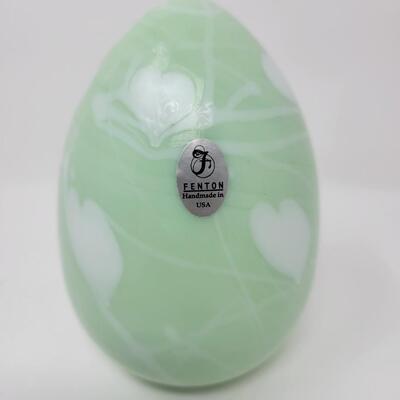FENTON GREEN SHINY WITH WHITE HANGING HEARTS AND VINES EGG-MADE BY FENTON FOR MCMILLEN & HUSBAND