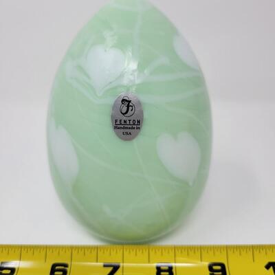 FENTON GREEN SHINY WITH WHITE HANGING HEARTS AND VINES EGG-MADE BY FENTON FOR MCMILLEN & HUSBAND