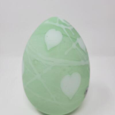 FENTON GREEN SATIN EGG WITH WHITE HANGING HEARTS AND VINES EGG-MADE BY FENTON FOR MCMILLEN & HUSBAND