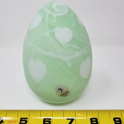 FENTON GREEN SATIN EGG WITH WHITE HANGING HEARTS AND VINES EGG-MADE BY FENTON FOR MCMILLEN & HUSBAND