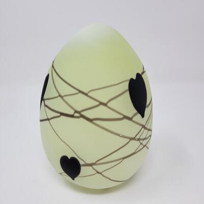 FENTON CREAMY TOPAZ SATIN URANIUM WITH AMETHYST HANGING HEARTS AND VINES EGG-MADE BY FENTON FOR MCMILLEN & HUSBAND