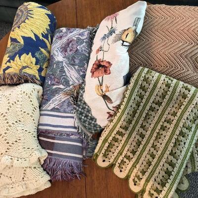B63- Assorted Afghans & Throw Blankets