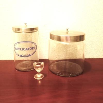 APOTHECARY GLASS JARS WITH LIDS AND GLASS EYE WASH