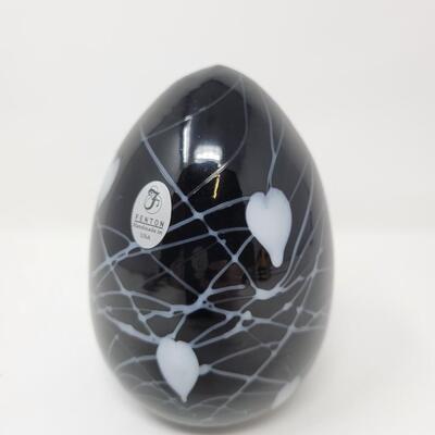 FENTON BLACK SHINY WITH WHITE HANGING HEARTS AND VINES EGG-MADE BY FENTON FOR MCMILLEN & HUSBAND
