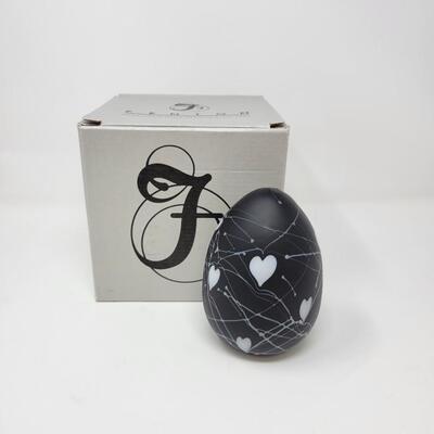 FENTON BLACK SATIN WITH WHITE HANGING HEARTS AND VINES EGG-MADE BY FENTON FOR MCMILLEN & HUSBAND