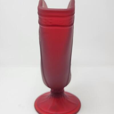 FENTON RED SATIN DANCING LADY FAN VASE FFOGKC 2007