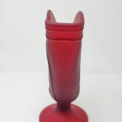 FENTON RED SATIN DANCING LADY FAN VASE FFOGKC 2007