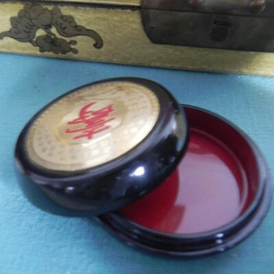 ASIAN THEMED WOODEN BOX-GONG-BUDDA-SMALL COLLECTABLES