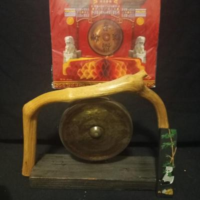 ASIAN THEMED WOODEN BOX-GONG-BUDDA-SMALL COLLECTABLES