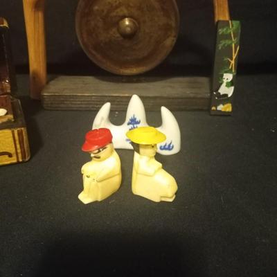 ASIAN THEMED WOODEN BOX-GONG-BUDDA-SMALL COLLECTABLES