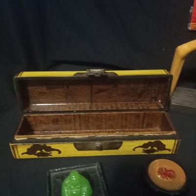 ASIAN THEMED WOODEN BOX-GONG-BUDDA-SMALL COLLECTABLES