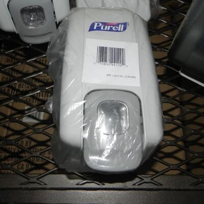 enMOTION SENSORED TOWEL DISPENCER AND TWO PEREL SOAP DISPENCERS