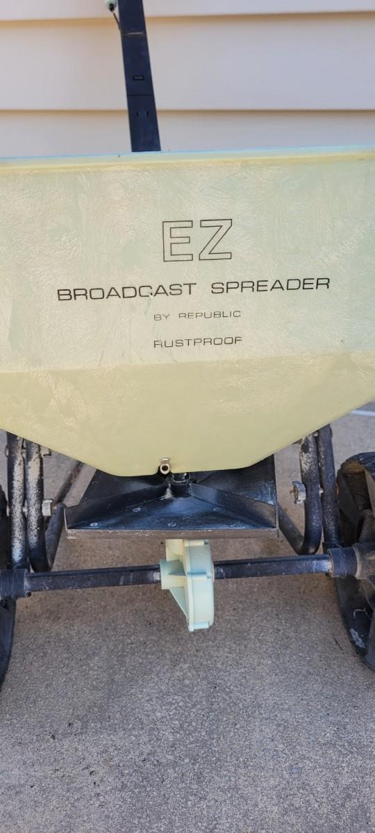 Lot 167 Vintage REPUBLIC EZ Spreader Broadcaster