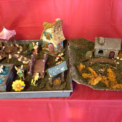 B70- Fairyland Houses & Figurines