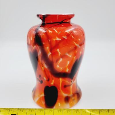 FENTON MADE BY DAVE FETTY OFFHAND ORANGE/ RED WITH BLACK HANGING HEARTS AND VINES VASE 2011- MADE AT FENTON'S COLLECTIBLES