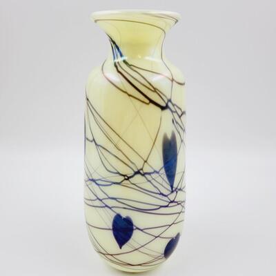 VINTAGE 1975 FENTON ROBERT BARBER COLLECTION DAVE FETTY SIGNED CUSTARD URANIUM HANGING HEARTS PILLAR VASE 195/600