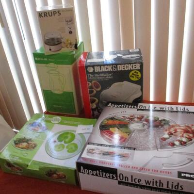 Appetizer Dish, black & Decker Mea/Dessertl maker, Slimware Platters, Egg Express