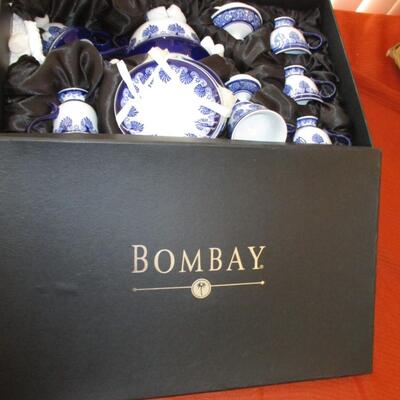 Bombay Ceramic Tea Cups/Saucers