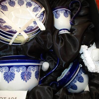 Bombay Ceramic Tea Cups/Saucers