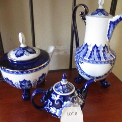 Bombay Rosette Coffee Pot & Teapot