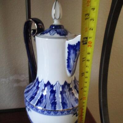 Bombay Rosette Coffee Pot & Teapot