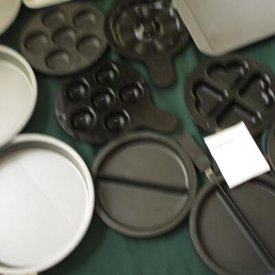 Cookware-crockpot, cookie sheets, muffin, steamers
