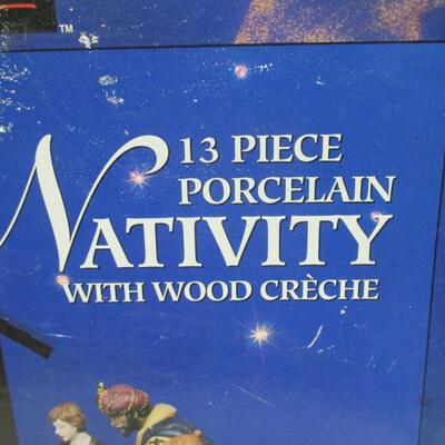 Kirkland Nativity 13 Piece Porcelain Set