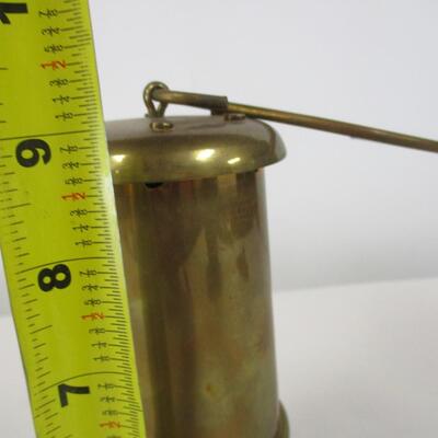 Wales Gymru Protector Lamp