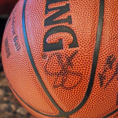 Authentic Official NBA Basketball Autographed by the Entire Milwaukee Bucks 2000-01 Basketball Team