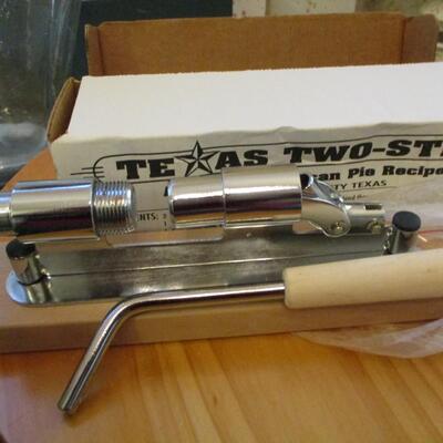 Pfaltzgraff Creamer/Sugar, Sorelle china