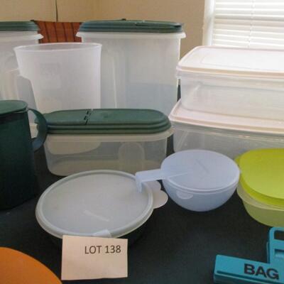 Assorted Plastic Containers