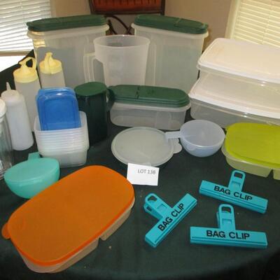 Assorted Plastic Containers