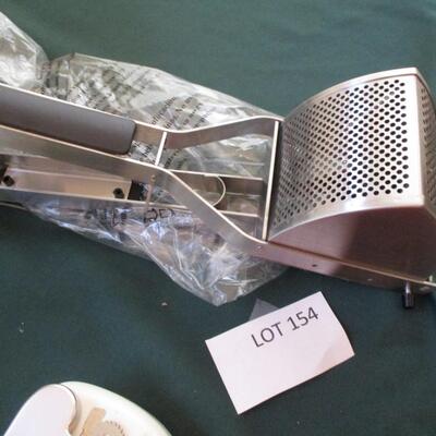 Assorted Kitchen-- Cake platter, slap chop,