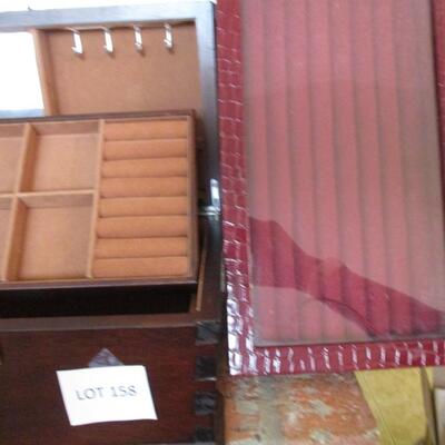 Wooden Jewelry Box & Ringholder