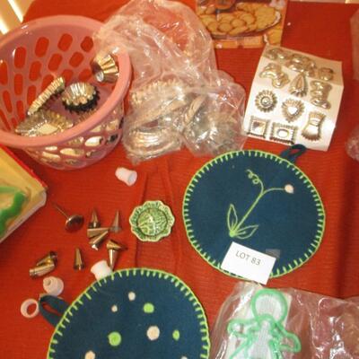 Potholders, cookie shooter, Cookie Molds