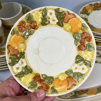 Vintage Vernon Ware Metlox Della Robbia Fruit & Flowers Stoneware Dishes