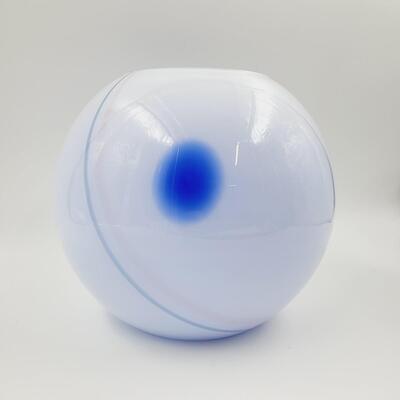 1984 FENTON MEMPHIS BALL (COLBALT INTERIOR) VASE BY DELMER STOWASSER