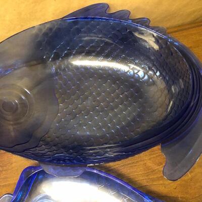 S17- 4 Plastic Blue Fish Trays