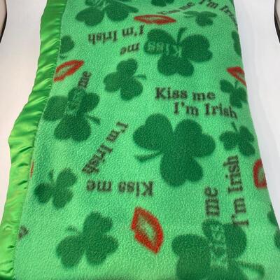 Kiss Me I'm Irish Green Fleece Throw Blanket