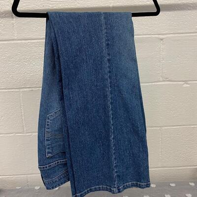 STYLE & CO. - WOMENâ€™S JEANS - SIZE 16